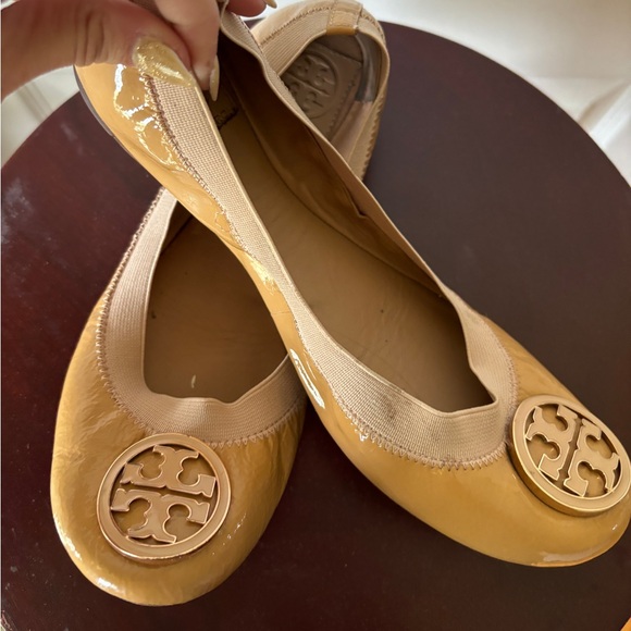 Tory Burch Tan Caroline Ballet Flats with Leather Sole Size 8 - Picture 2 of 5